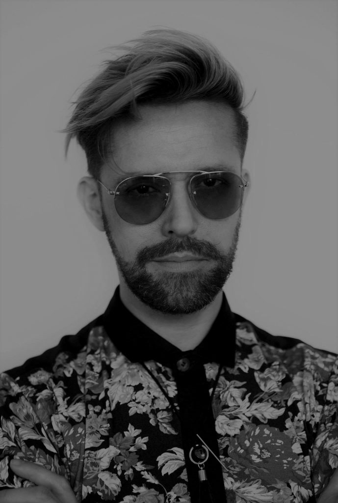Jason-Grey-689x1024